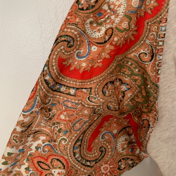 Free People Gray Crewneck Pullover Sweater Silk Pattern Sleeves - Picture 4 of 5